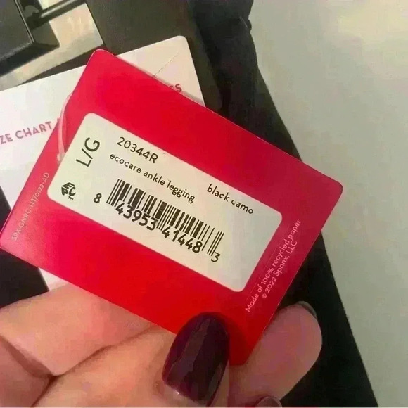 Spanx EcoCare Seamless Leggings Large Black Camo Stretch Activewear Gym Workout - Picture 4 of 8